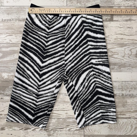 Vintage Bike Zubaz Compression Shorts Mens Large Black Zebra Animal Print USA - Picture 2 of 8